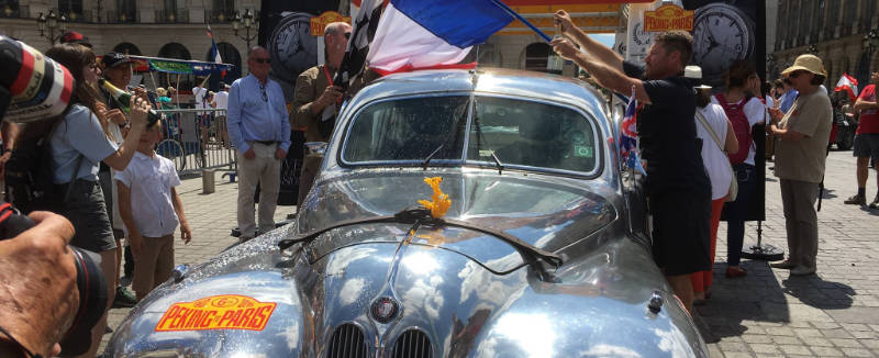 Paul-and-Bas-arrive-at-the-finish-line