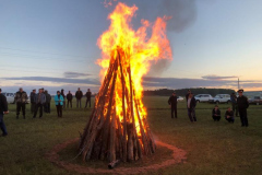 A-warming-bonfire-to-warm-the-rally-participants-spirits