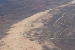 Lake-edge-and-sand-dunes-along-the-Walls-of-China-Lake-Mungo